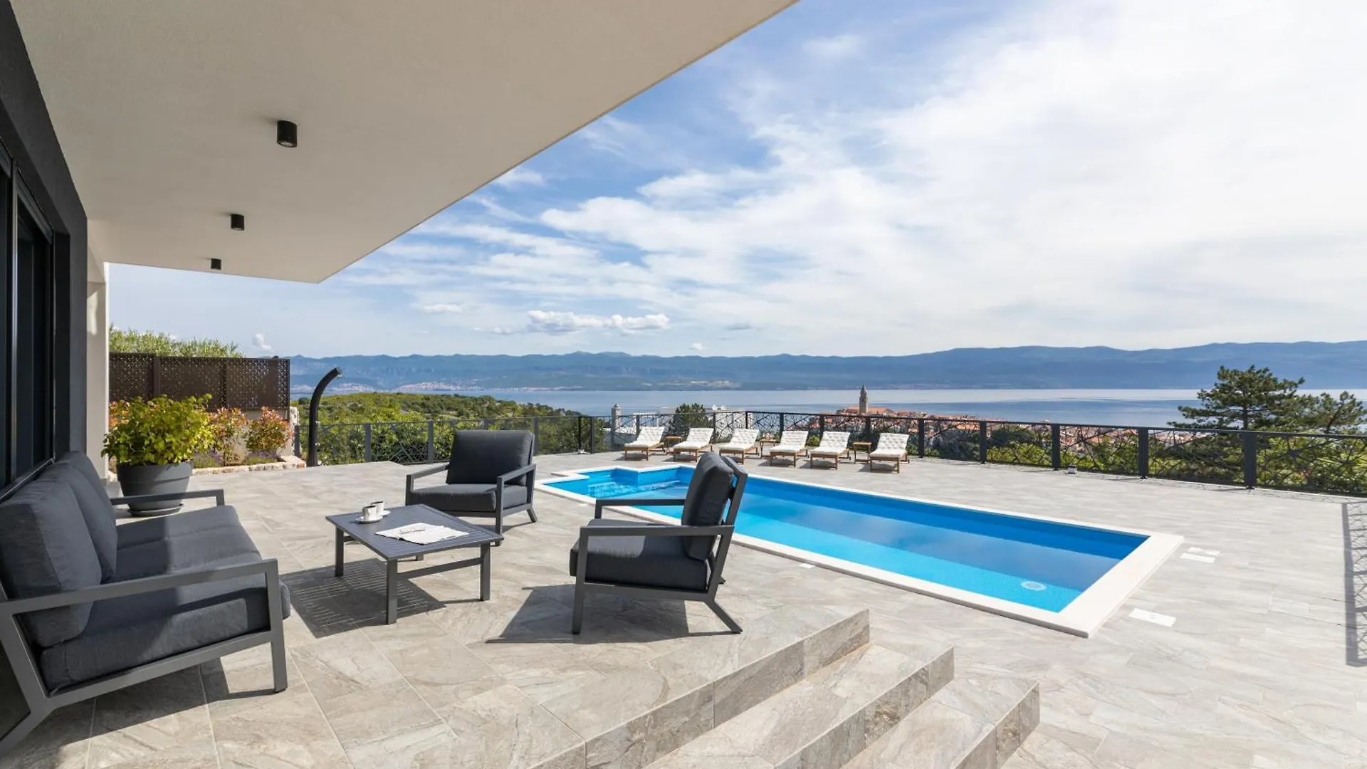 Villa Volare Vrbnik  Croatia