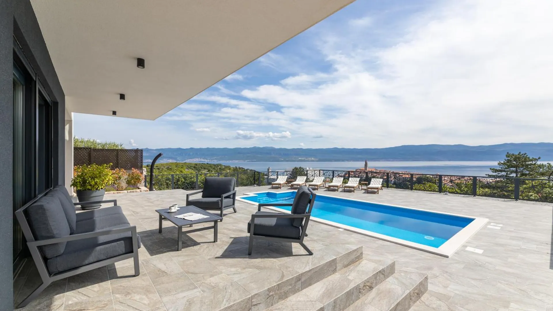 Villa Volare Vrbnik  Croatia