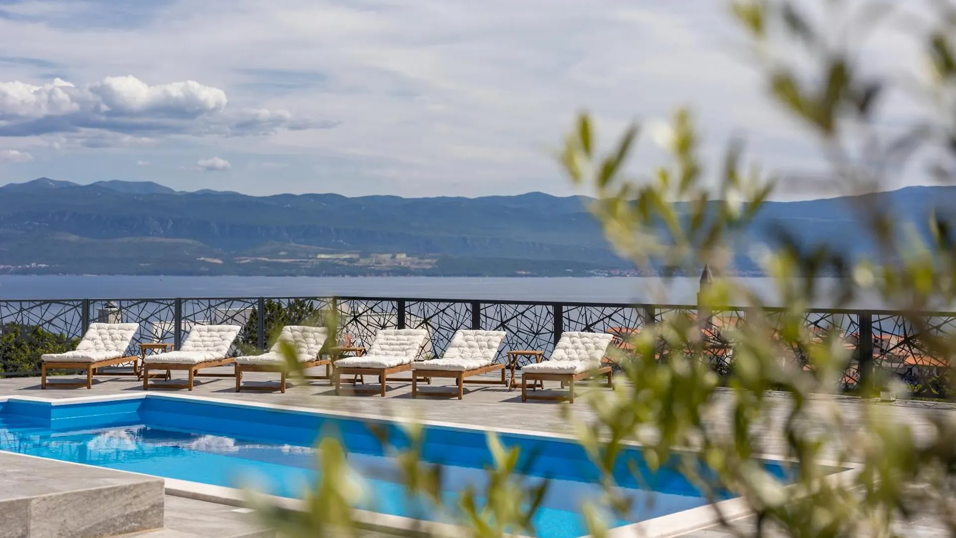 Villa Volare Vrbnik  Croatia