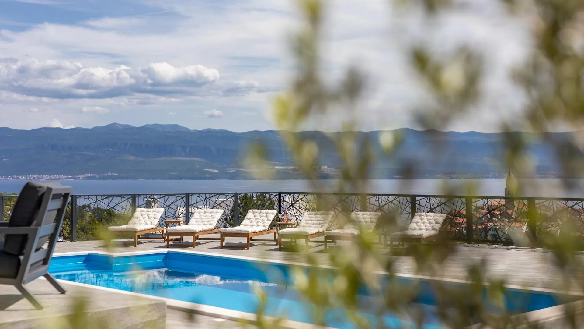 Villa Volare Vrbnik  Croatia